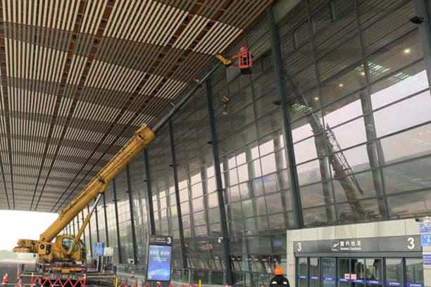 韶关玻璃幕墙维护和保养